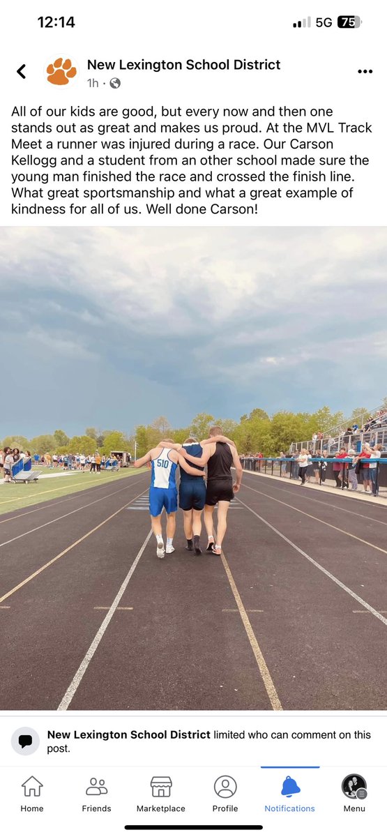 CoachKevinBoard's tweet photo. This is what it’s all about!! 
@carsonkellogg13 most certainly did not do this for the applause, a picture, or anything else other than the fact that he is an exceptional human being that does what’s right! 
This is the pinnacle of what we hope all our student-athletes become! https://t.co/wP5BlXo6XK