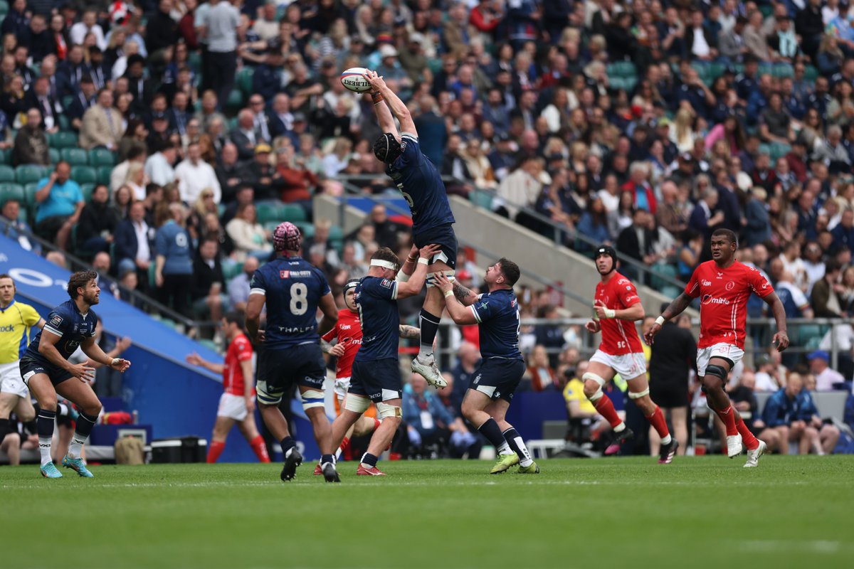 Allianz Stadium tweet media