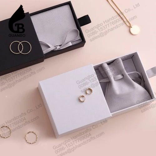 GuangboHandcraf's tweet photo. ♥Logo: it can be gold/black/copper gold/silver or other single color as you like!
https://t.co/JSRKHAqNcJ
 #Jewelrybag #jewelryshop #jewelrygifts #handmadejewelry #handmadecrafts #gbpacking #gbpackaging #gbpackages https://t.co/4X9MgsSGf0