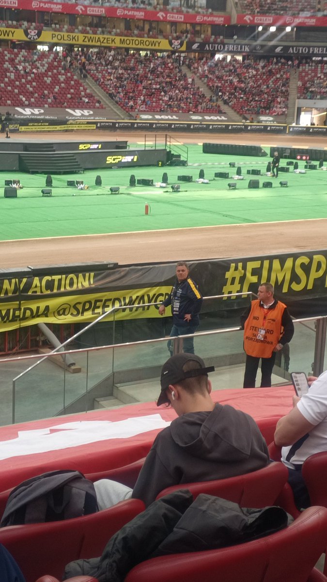 meatisneat's tweet image. Nu blir det ordning med mjukglassen i Warszawa också @CirkusSpeedway