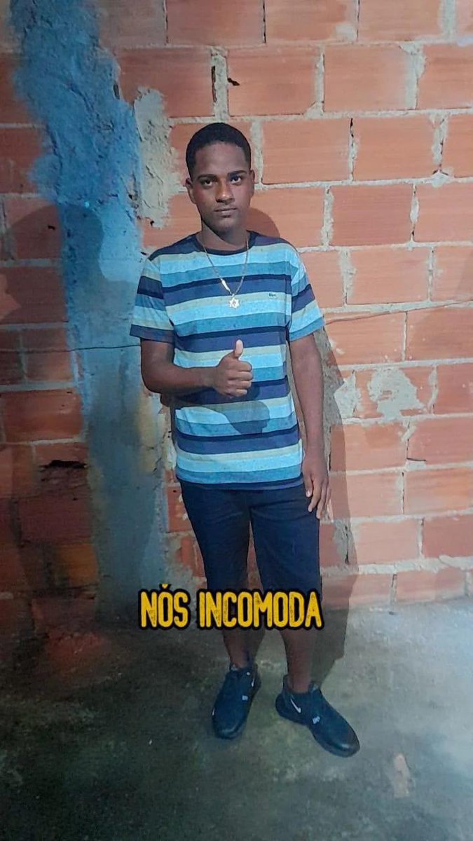 BRUNO_XUNGU's tweet photo. Esse rapaz foi baleado na noite de ontem no Jacarezinho. O que a prima dele me disse que os policiais colocaram dentro do caverão e sumiram com o corpo do menino. Vamos ajudar a compartilhar para ajudar a família que tá desesperada para encontrá-lo. https://t.co/hNi1bdz6g9