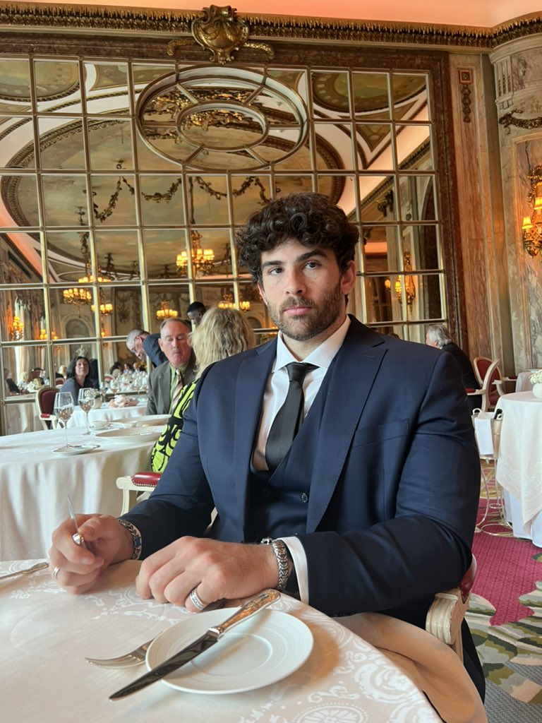 hasanthehun's tweet photo. we celebrated the kings coronation 👑 🇬🇧 https://t.co/kb8wwi68ak