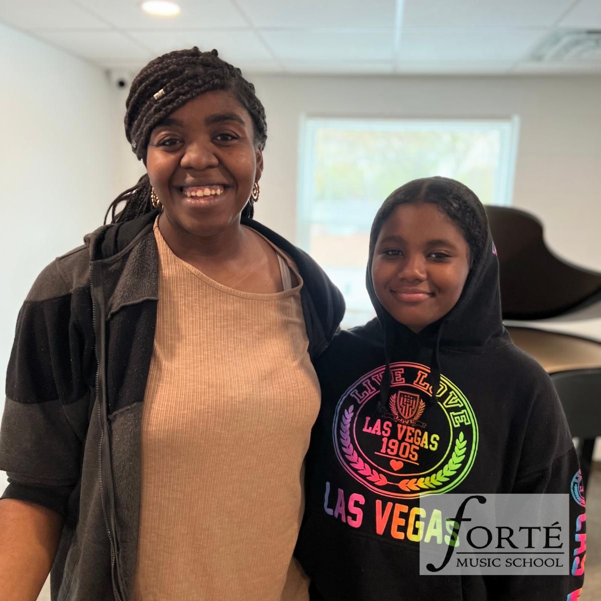 ForteMusic419's tweet image. Anaya and her teacher, Deja, has a great first piano lesson this week! 🌟 Way to go Anaya! 🎹🎶

#pianolessons #musiclessons #pianolessonsforkids #pianolessonsforadults #pianolessonsforbeginners #pianolessonstoledo #pianolessonsnearme
