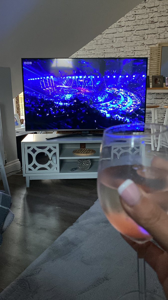 Delirious_Dater's tweet photo. #EVparty the virtual party here in Twitterville for #Eurovision and we are off! Got to say the staging is pretty awesome 👏🏼#Eurovision2023 #@bbceurovision #cheers party people 🥂 https://t.co/fMxScguhV4