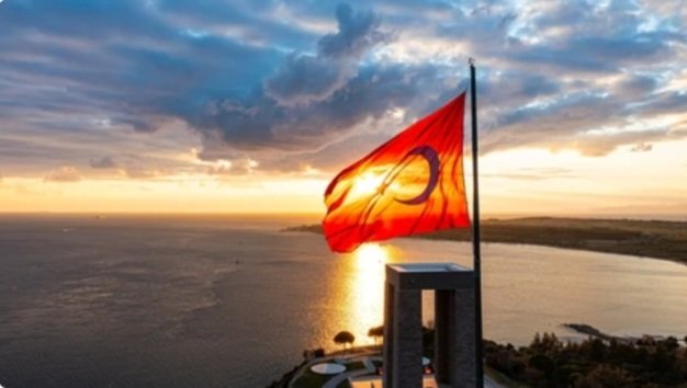 Yıkıcı bir deprem yaşadık,solcusu sağcısına ekmek uzattı,sağcısı solcusuna montunu verdi,siyasetten uzak olanı evini açtı.Herkes birbirine sarıldı,birlikte ağladık,birlikte ayağa kalkmaya çalıştık. Yarın akşam, şahıslardan bağımsız kazananın Yüce Türk milleti olması dileği ile...