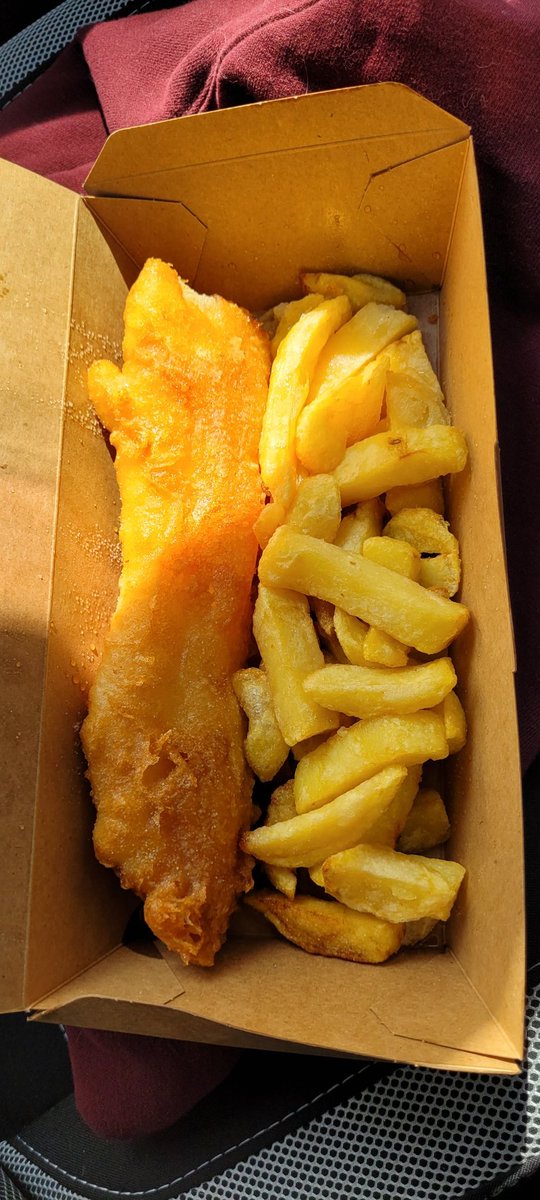 Catbell74's tweet image. Took a wee run up to Glencoe for a circuit round the Lochan. Obligatory stop @therealfoodcafe on the way back down. Stunning 😍 #Scotland #runr #MentalHealthMatters #roadtrip #westisbest @runr_uk @WeAreERC @MindCharity @UKRunChat @BBCWthrWatchers @WindyWilson88 @walkhighlands