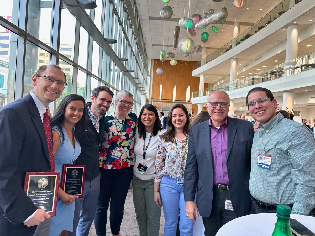 Very proud of our program director @DMuellerID and our APD @anjalivaidyaMD who both won the GME teaching award! A well-deserved award for both of these amazing teachers!