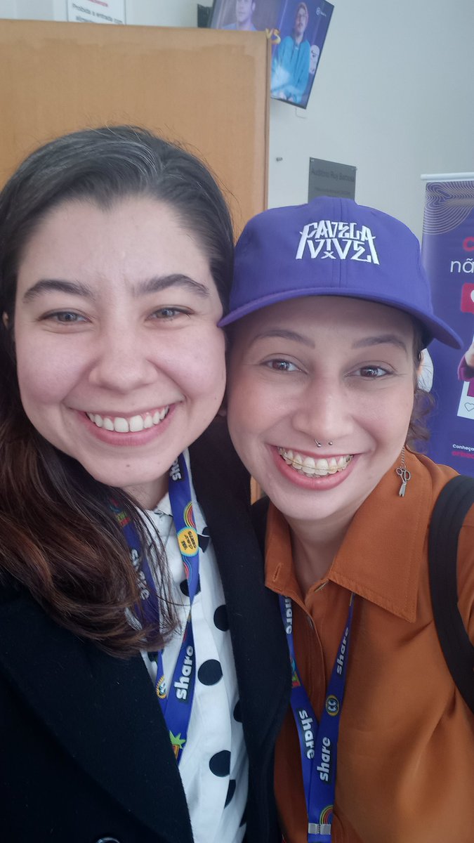 notepadilha's tweet photo. Querido diário, hoje eu conheci a Blô e fiquei tremendo de verdade falando mais do que deveria hahaha #Gump2023 https://t.co/jNM0vlQE03