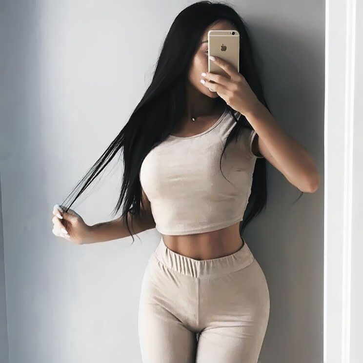 Crystal98692592's tweet photo. Who's DM is open ?? 😈😈😈 #tits
let`s chat here https://t.co/KensZWp8T5 https://t.co/efI2ssYwX4