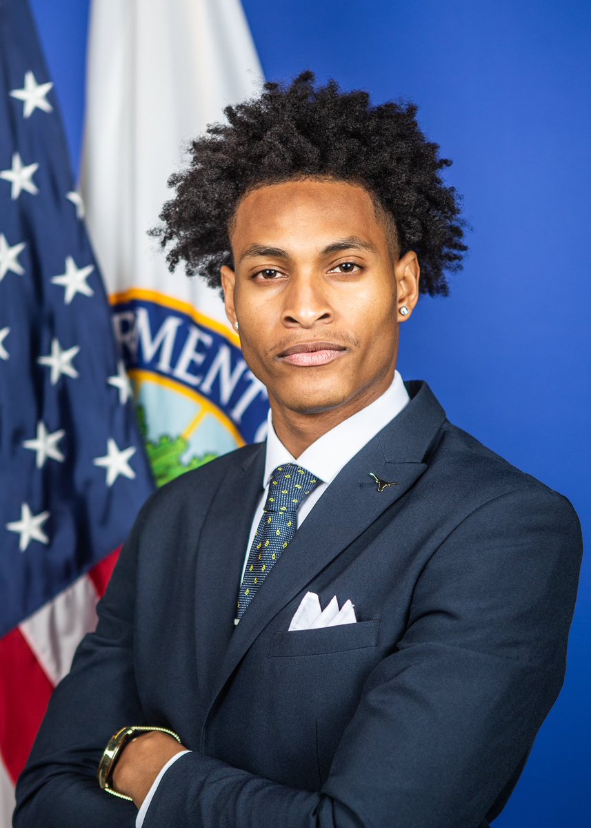 Proud to finally announce that I am a Special Assistant in the Office of the Secretary at the U.S. Department of Education. 

For inner-city youth. For the Chase that played <a href="/SnoopDogg/">Snoop Dogg</a> <a href="/SnoopLeague/">Snoop League</a>  football at Harvard Park. For South Central.

Anything is possible…!