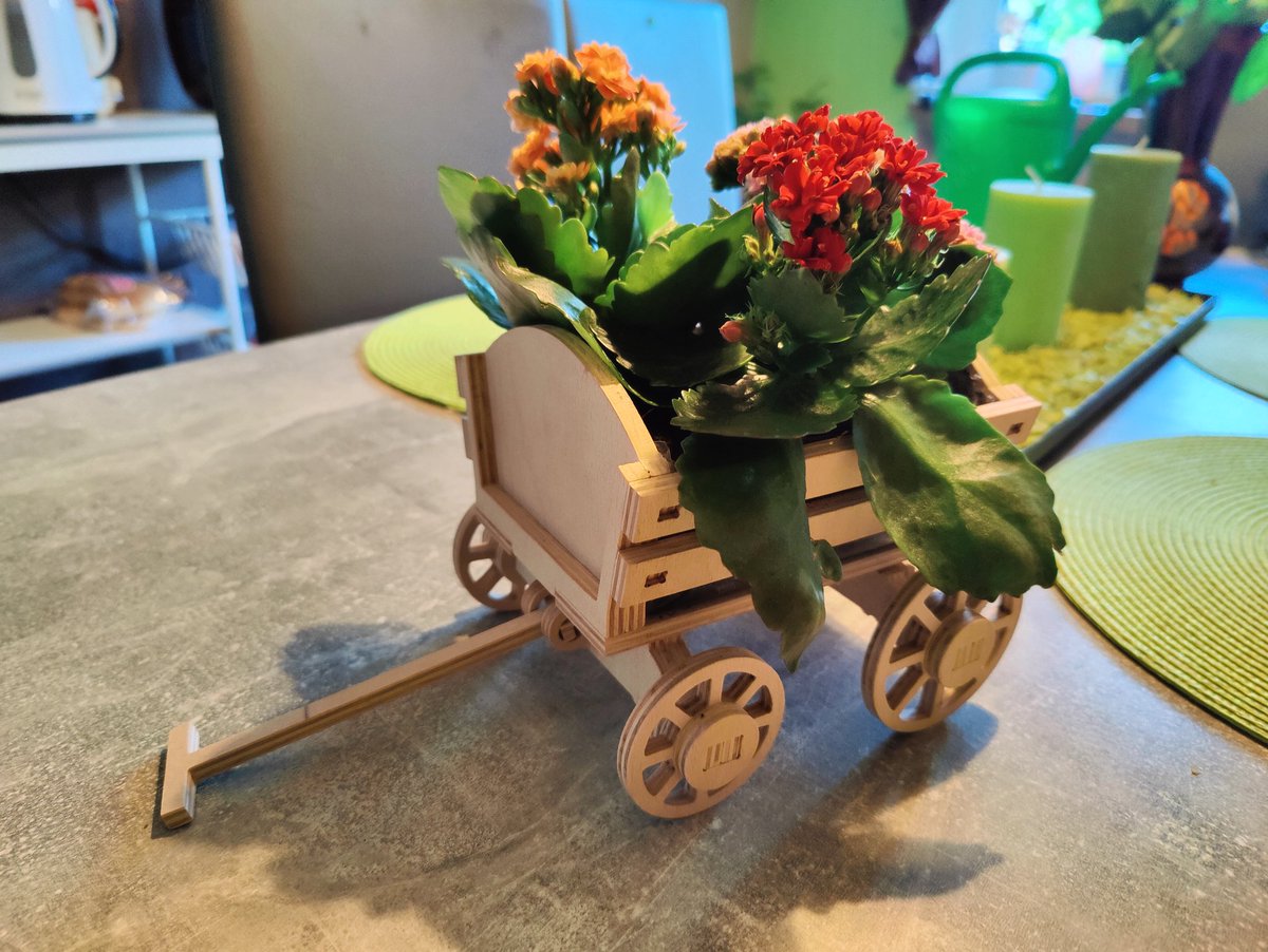 MrKevCrafter's tweet photo. Die diesjährigen Muttertagsgeschenke :) Wie findet ihr sie ? :D #Muttertag https://t.co/dxfLZyoMR2