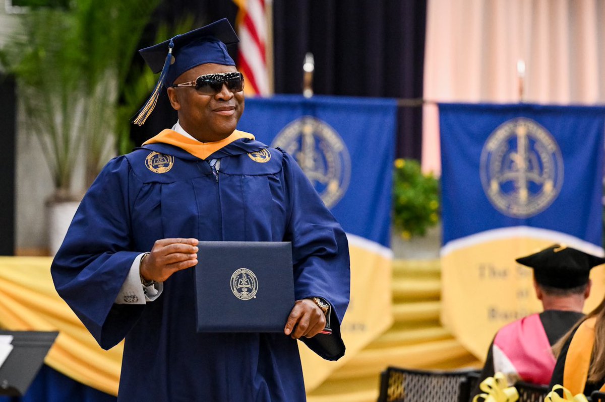NeumannUniv's tweet photo. Cap.

Gown.

It’s Going Down.🎓👏

#NeumannGrad https://t.co/LWBQCvHktQ