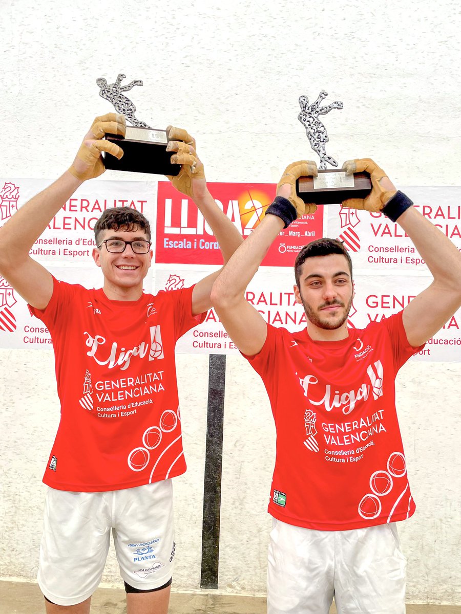 funpival's tweet photo. 🏆Bonillo i José se proclamen campions de la Lliga2 de #raspall
Enhorabona !!! 🎉🎉

 📌Trinquet de @AjBellreguard  

25🔴Bonillo i José 
00🔵Ximo i Rafa G

#pilotaprofessional #lliga2 https://t.co/2MQ6HMhTJ0