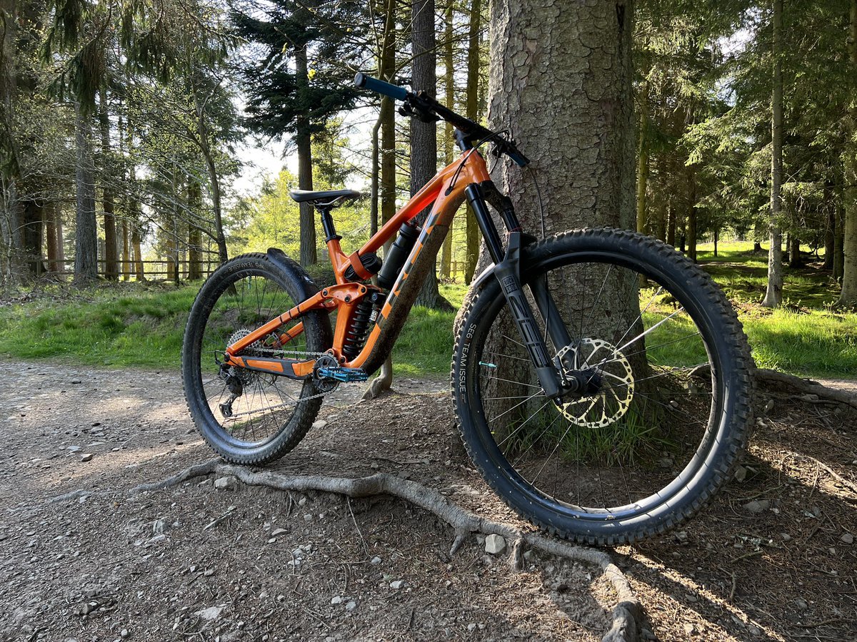 AugustusRotter's tweet photo. Went out SHREDDIN’ at Glentress forest today 🤟 https://t.co/J1ur2P406w