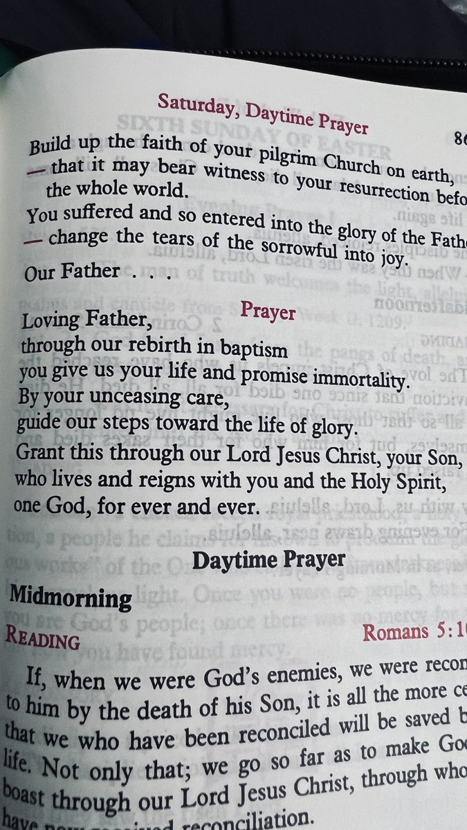 Nothing better than praying morning prayer and seeing such a beautiful affirmation of Christ’s love for us. Guide our steps! Have a blessed feast of Our Lady of Fatima! #catholic #divineoffice #liturgyofthehours #catholicprayer #ourladyoffatima ⁦@DaughterStPaul⁩