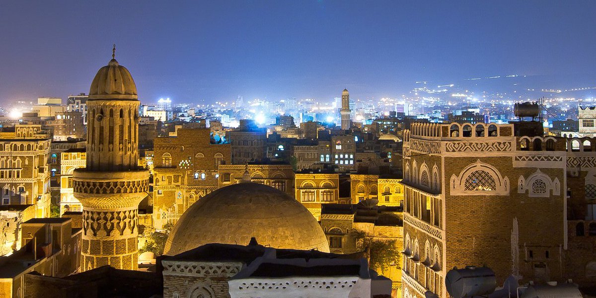 its_yemen's tweet photo. 1/6 Old Sana'a, located in the heart of Yemen's capital, is a stunning UNESCO World Heritage Site. It is known for its towering mud-brick buildings, intricate architecture, and rich history.

A THREAD! https://t.co/22FEIxEax6