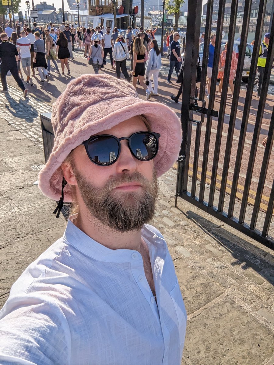 JohnHeams's tweet photo. Incognito mode!! #Eurovision @SamRyderMusic https://t.co/LH2o7IitQ9