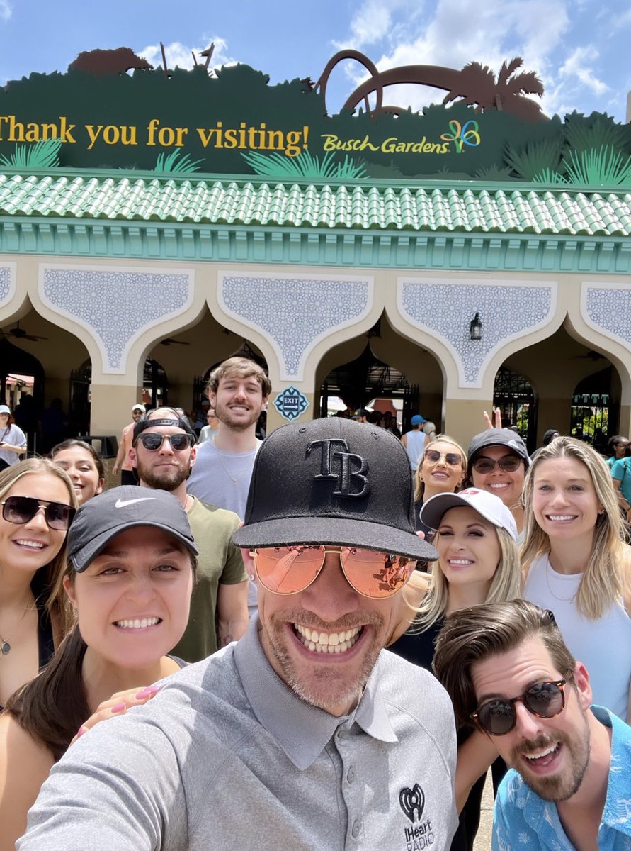brianfink's tweet photo. Only ✌🏼 more weekends to get your #CorksAndCoasters on at @BuschGardens’s Food & Wine Festival! 🍷🎢 The perfect day to reunite w my good friend April!! #partner https://t.co/gpbpJXOoZl