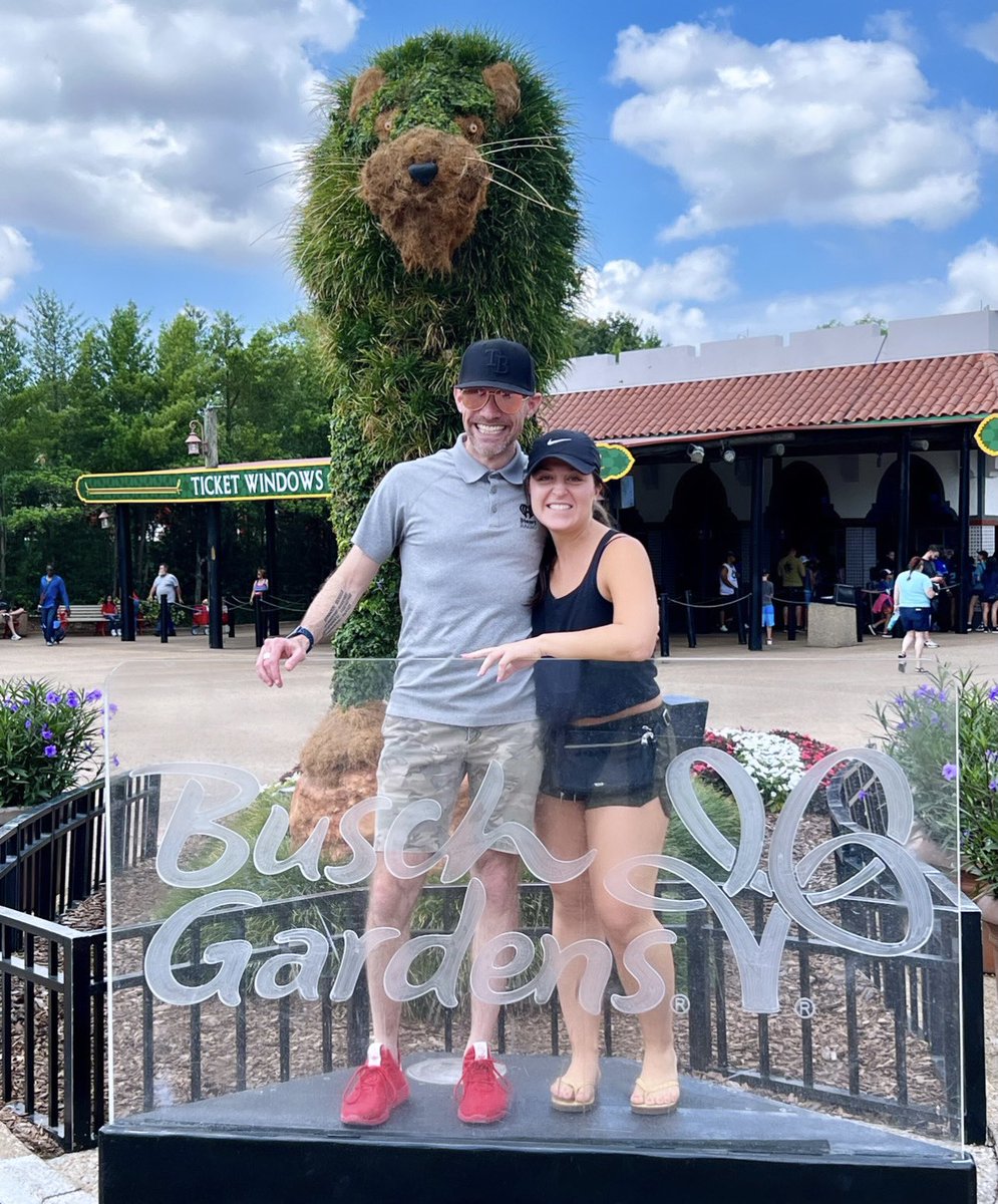 brianfink's tweet photo. Only ✌🏼 more weekends to get your #CorksAndCoasters on at @BuschGardens’s Food & Wine Festival! 🍷🎢 The perfect day to reunite w my good friend April!! #partner https://t.co/gpbpJXOoZl