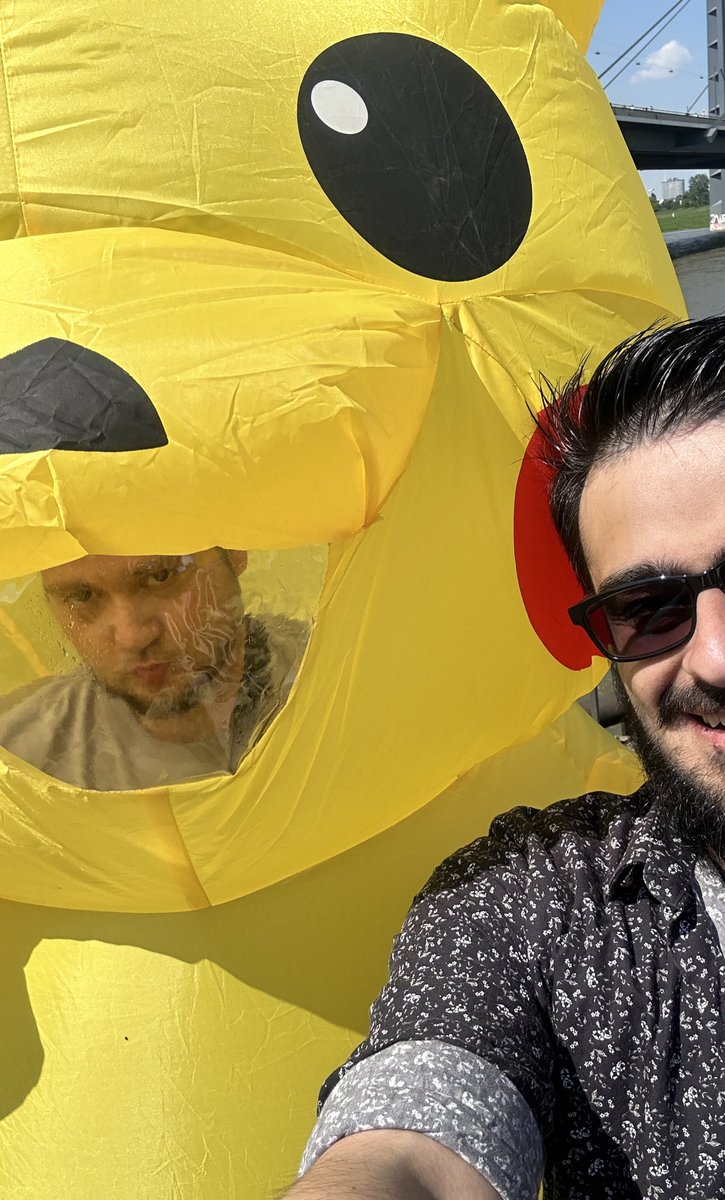Schmid_TV's tweet photo. Damit du unser Selfie auch hast 😁 https://t.co/czxYQ6Fh4D