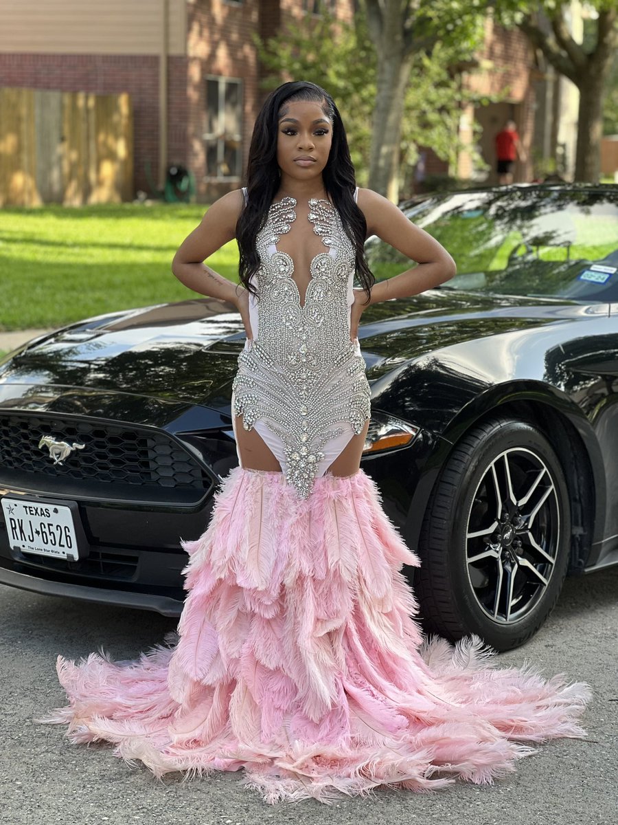JSManning_'s tweet photo. My daughter @DavisHS_AISD Class of 2023 Prom!! https://t.co/nTymp6almC