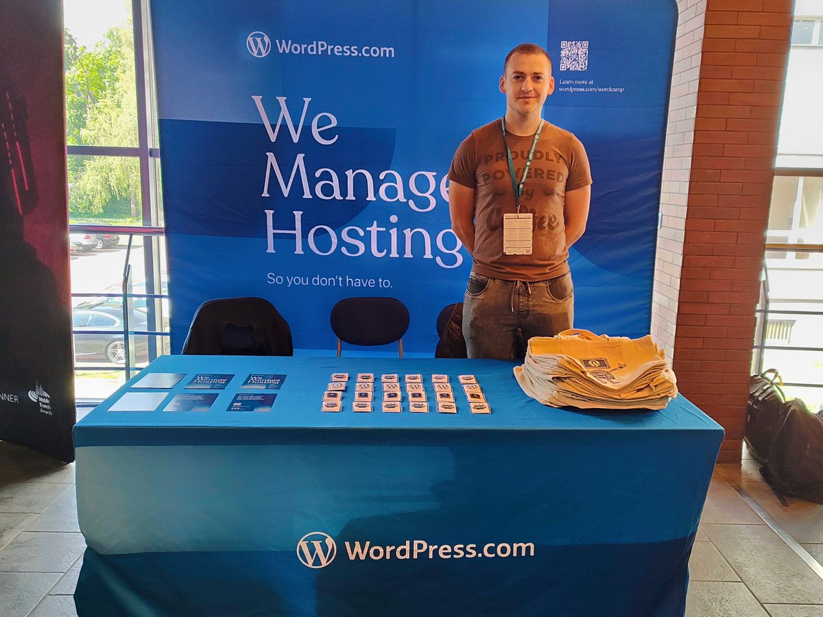 wordpressdotcom's tweet photo. We’re proud sponsors of @WordCampPolska! 

Day 1 of the WordCamp is over &amp; we had a great time talking with attendees, organizers, &amp; volunteers. Check out some more snaps from the event📸👇 #WCPL #WCGL https://t.co/kcbT0PhmBF