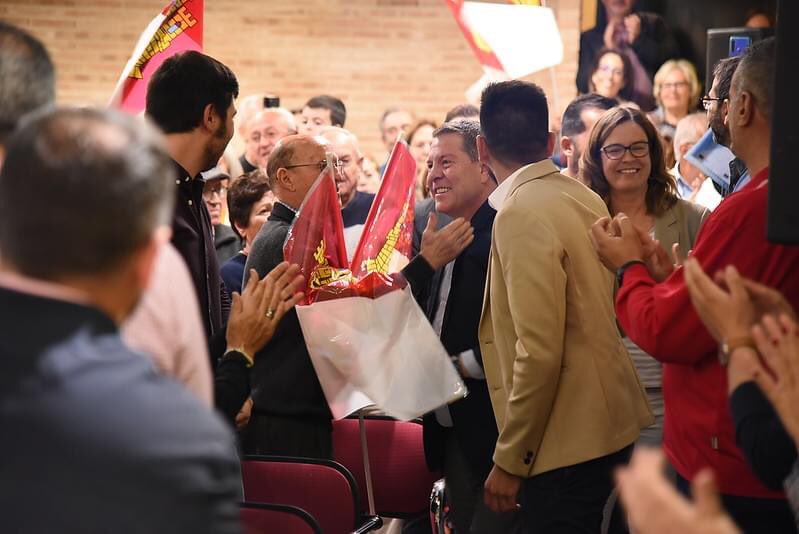 garciapage's tweet photo. Siempre he tenido muy claro que, por encima de mi partido, existe una prioridad: defender #CastillaLaMancha y resolver los problemas de mi gente, de mi tierra.
Para eso, es imprescindible encontrarnos y sobre todo escuchar.
Añover de Tajo (#Toledo). https://t.co/DBiQ0pf7PF