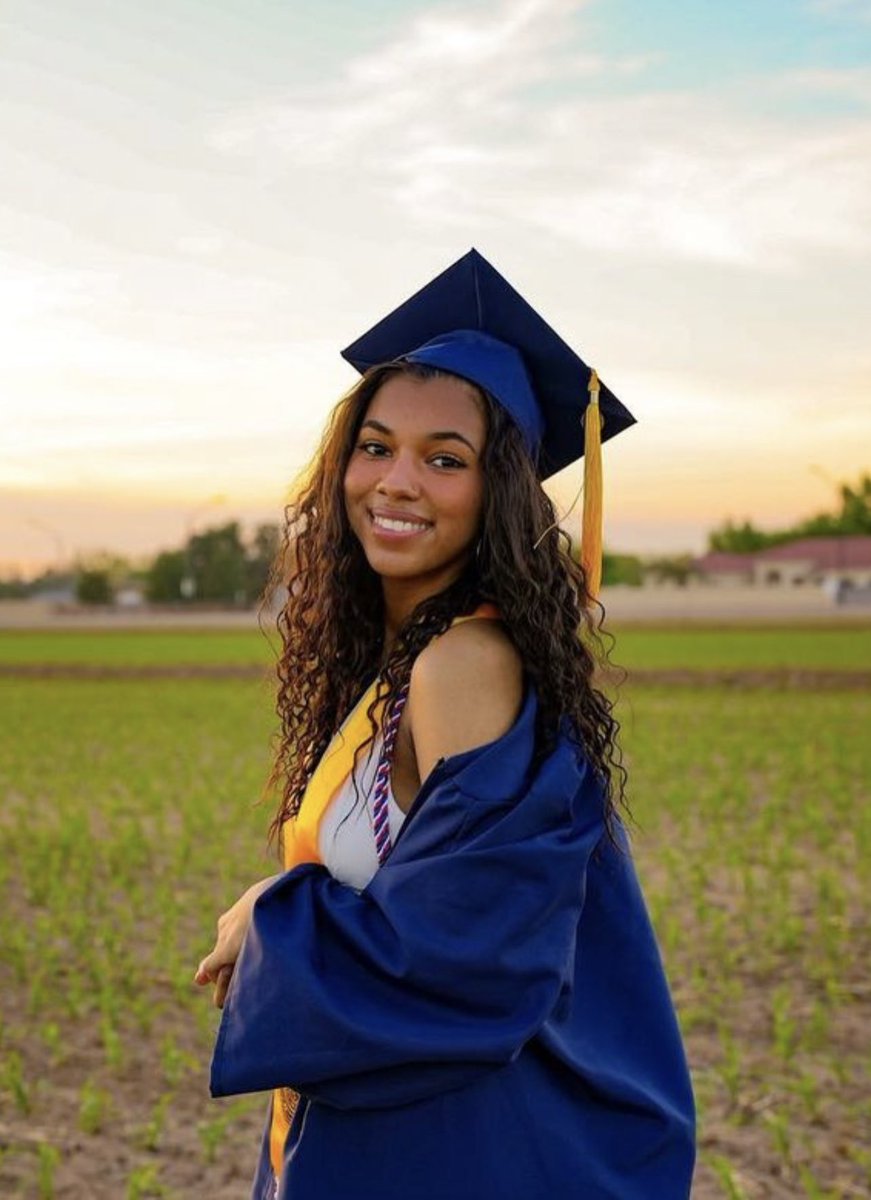 jazminbrownn's tweet photo. congratulations future speech pathologist🤍 #NAUGRAD https://t.co/oPj71Wl9IS