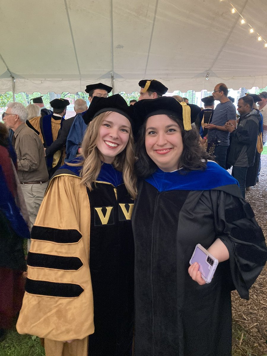 dr_klarson's tweet photo. Graduated yesterday from @VandyBME….I could not have asked for a better advisor! Thanks to my @MMedicl lab mates for coming to support me, too. I’m excited for my next chapter—Boston, here I come! https://t.co/hIH6rGiKn8