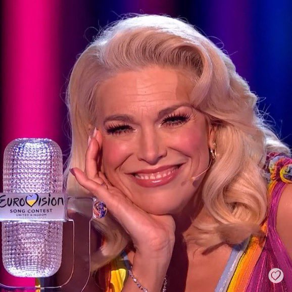 colmansfilm's tweet photo. which was more culturally significant? renaissance or hannah waddingham hosting the #eurovision https://t.co/KBL3Bbbtrs