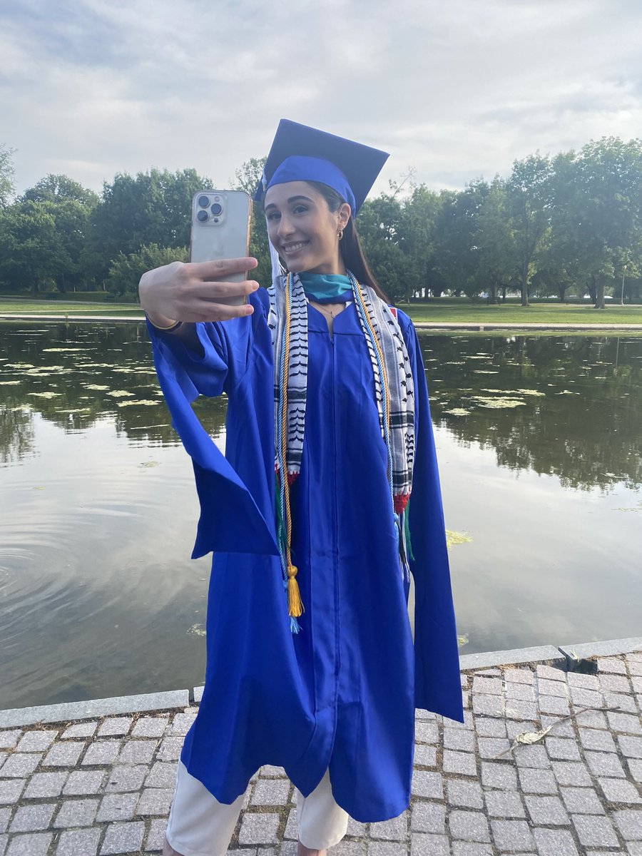 agjeff12's tweet photo. New degree -> price just went up 😤🤑 #2023AUGrad 

Proud of you Alia ❤️ https://t.co/L6VFLGb8nv