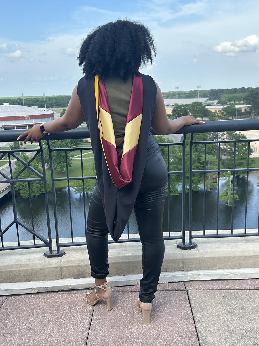 rin_etc's tweet image. hey Alexa, play hey mama I made it🤭🥹 4.0 szn! #graduationday #blackgrad