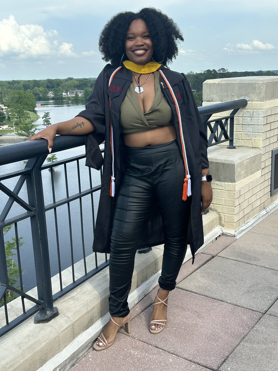 rin_etc's tweet image. hey Alexa, play hey mama I made it🤭🥹 4.0 szn! #graduationday #blackgrad