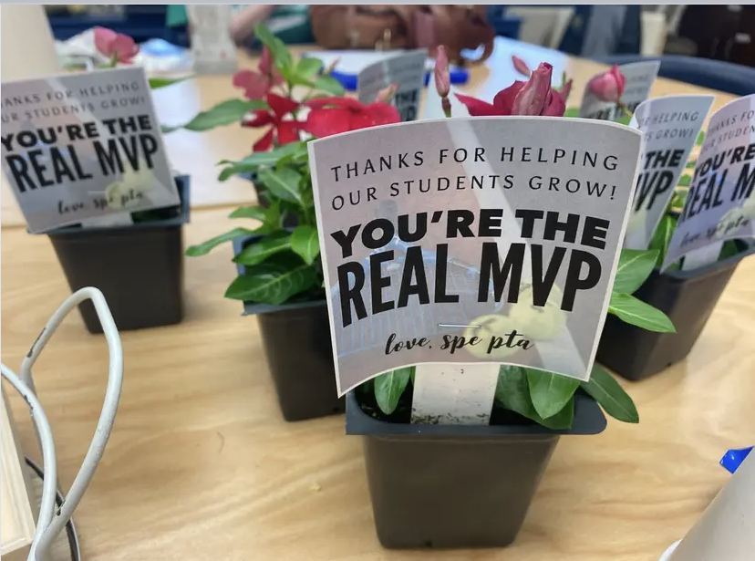 Speegleville's tweet image. So thankful for our #SpeeglevillePTA and how they show their appreciation. Let’s support them by coming out to the #SPEcarnival this afternoon from 2-5! A little weather can’t stop us!  #TeamSPE #SpeeglevilleStrong #1Midway #MidwayISD