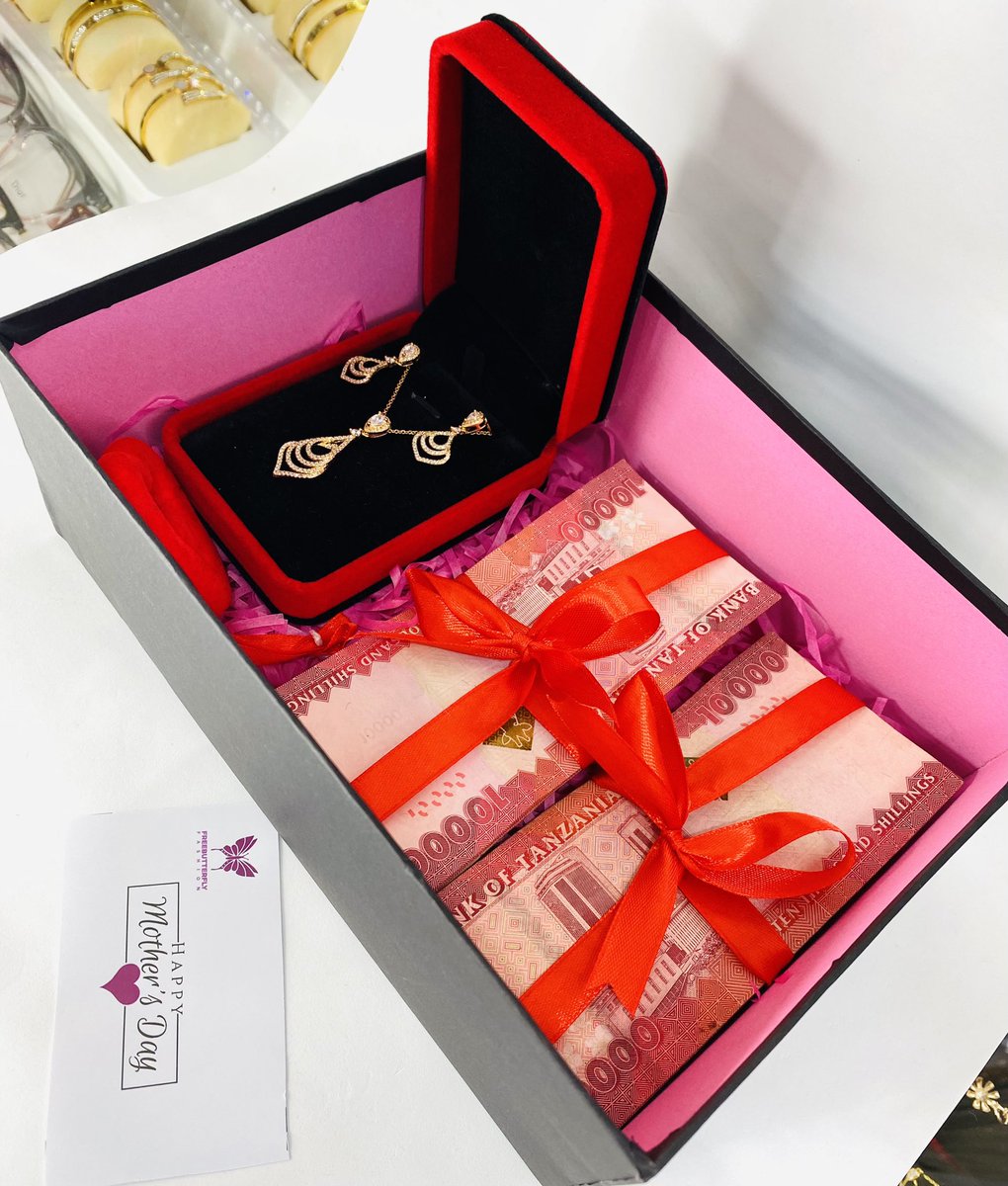 gift za mother's day available 
tupe budget yakoo tutafunga kulingana na budget yako 
whatsap/cal 0673628097
#HappyMothersDay #happymothersday2023