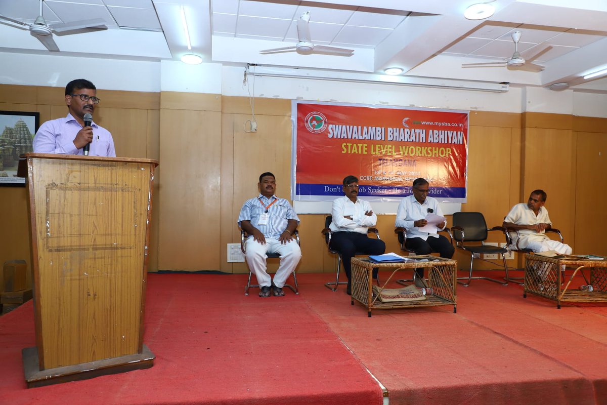 SwadeshiManchTS's tweet photo. A State Level two day workshop of “Swavalambi Bharat Abhiyan” was inaugurated today in the august Presence of Shri Aekka Chandrashekar Ji - RSS Dakshina Madhya Kshetra Seva Pramukh, Shri Jagadish Ji - SJM Dakshina Madhya Kshetra Sanghatak, Dr @Lingamurthy14 Ji - (1/n) https://t.co/c0gT6pThmY