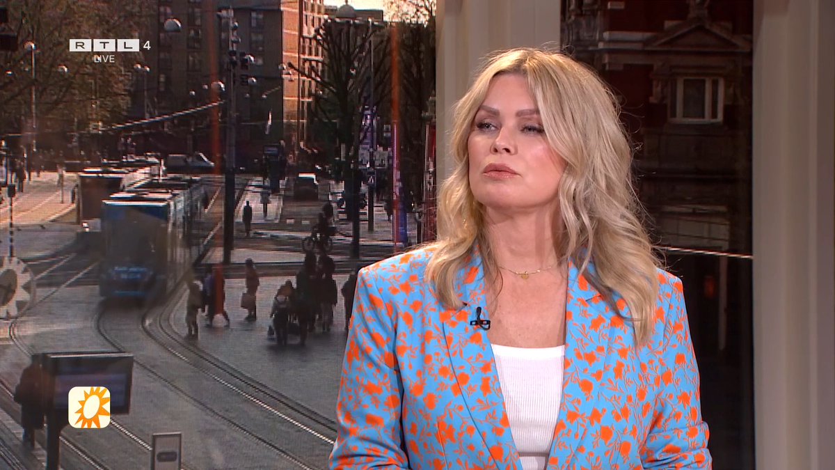 Norvo82's tweet photo. Mooie televisie: #eloise en #badpakgate zijn zulke zwaarwegende onderwerpen dat Bridget voor de gelegenheid haar meest strenge, serieuze blik van stal heeft gehaald om Jeroen Snel aan de tand te voelen in #rtlboulevard. https://t.co/mFHGbYNcxC