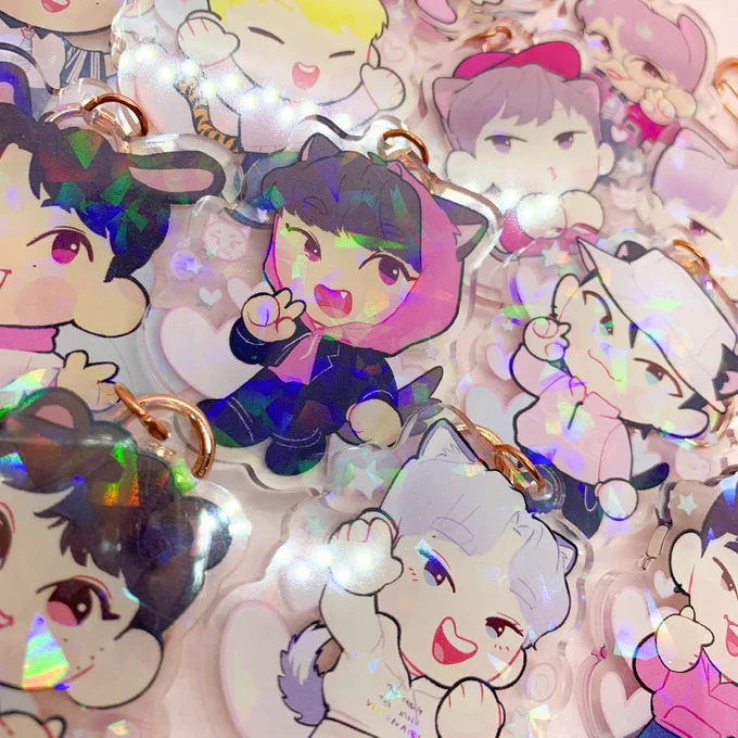 shp has been updated with new carat cake stickers and charm leftovers + limited mousepad restock   also now with ~a new look~