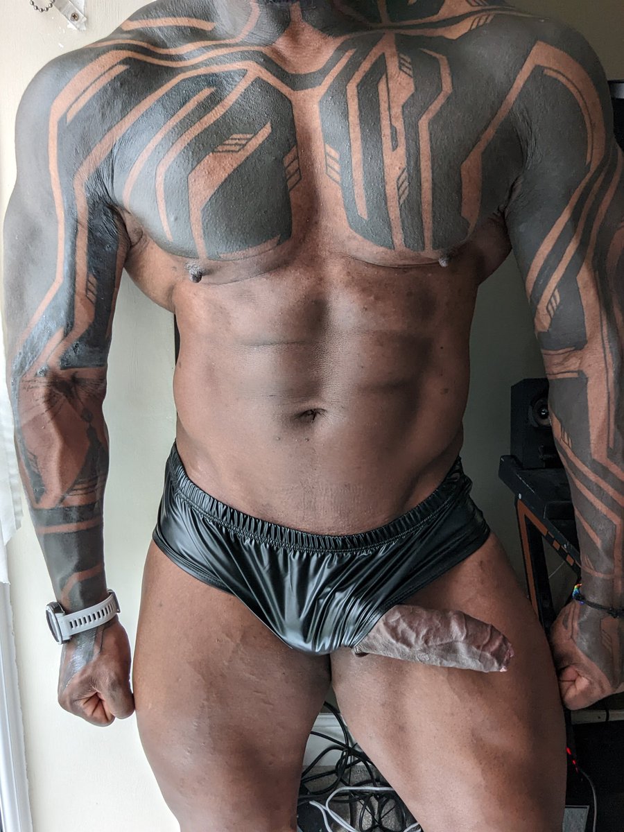 massively_mode's tweet photo. Suns out cocks out https://t.co/dkMF1GBYtF
