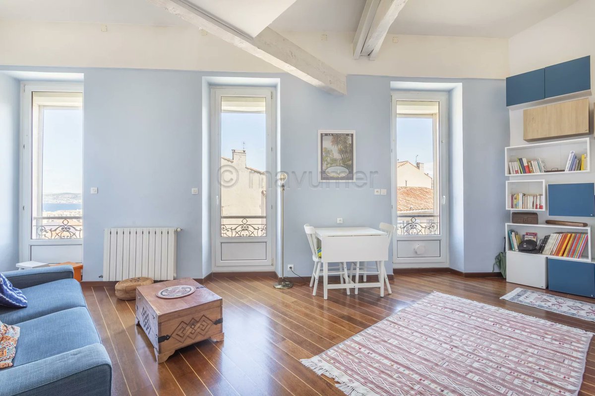 Mavumer's tweet photo. Vente - Appartement Marseille 7ème (Bompard) - 335 000 €
L'agence MAVUMER vous présente en exclusivité ce magnifique duplex de type 3 au 3ème et dernier étage d'un immeuble Marseillais, dans le quartier prisé d'Endoume.
Ce bien d'exception offr https://t.co/D2eM5GJbJe https://t.co/q4pfJi8nvA