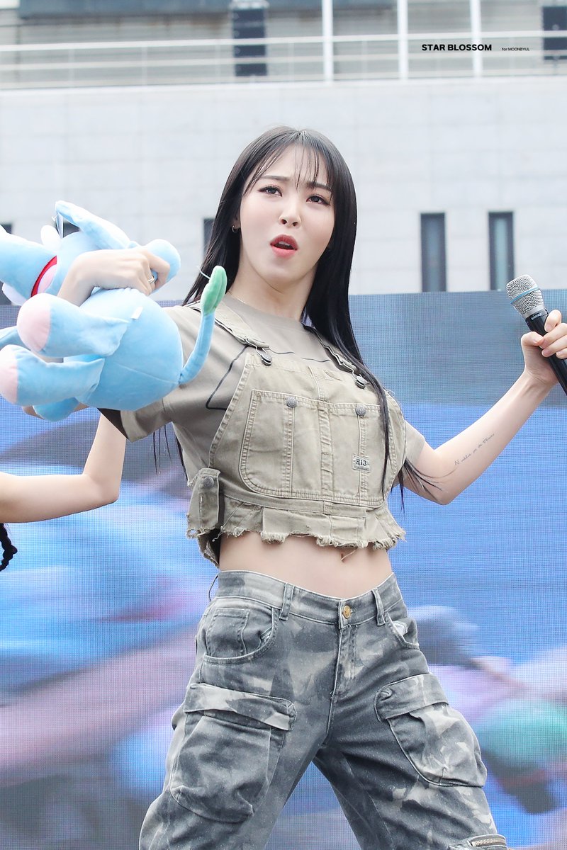 230513 HQ

💙

#문별 #MOONBYUL