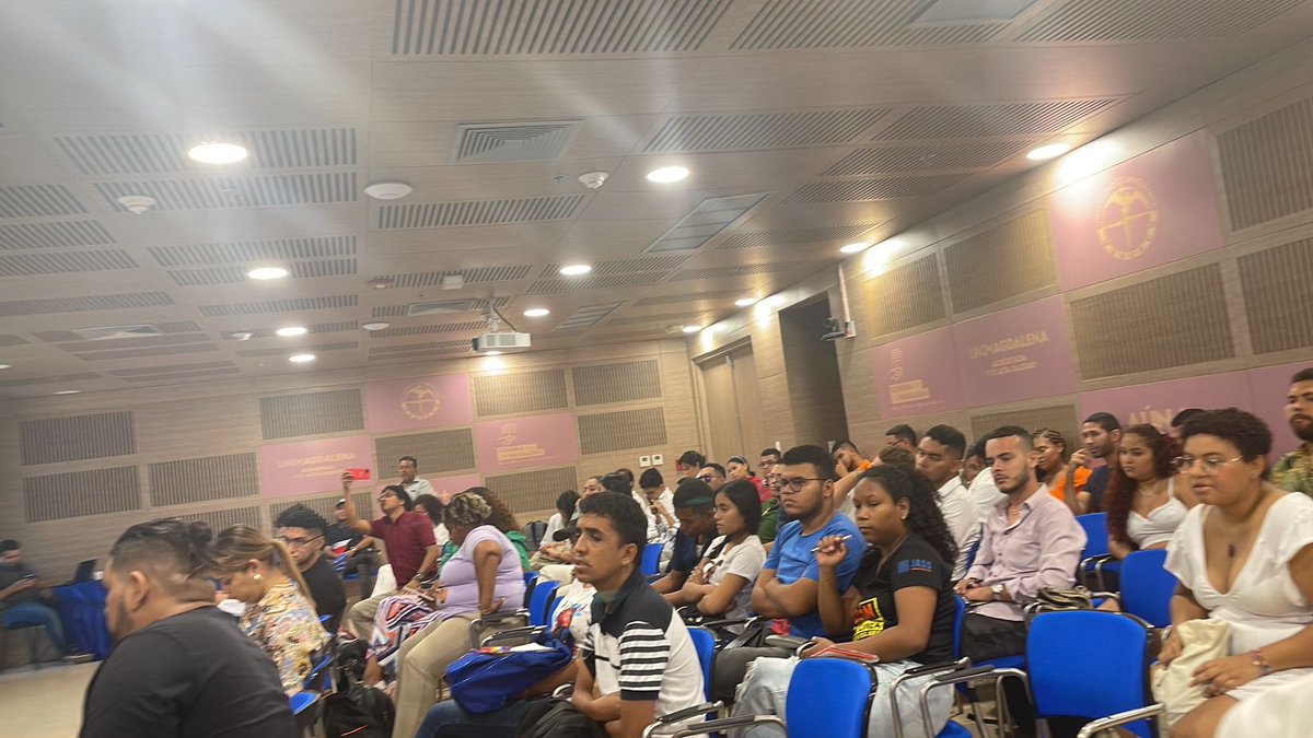 #Hoy  Estamos desde la <a href="/Unimagdalena/">Universidad del Magdalena</a> participando en la Audiencia Pública con la Comisión para la Juventud de <a href="/CamaraColombia/">Cámara de Representantes de Colombia</a> con jóvenes del Caribe, en el marco del Conpes 4040 en representación de <a href="/ICBFColombia/">Bienestar Familiar | ICBF</a> con <a href="/MarioJArizaM/">Mario Ariza Monsalve</a> y <a href="/ViviRojasM_/">Viviana Rojas Molinares</a>