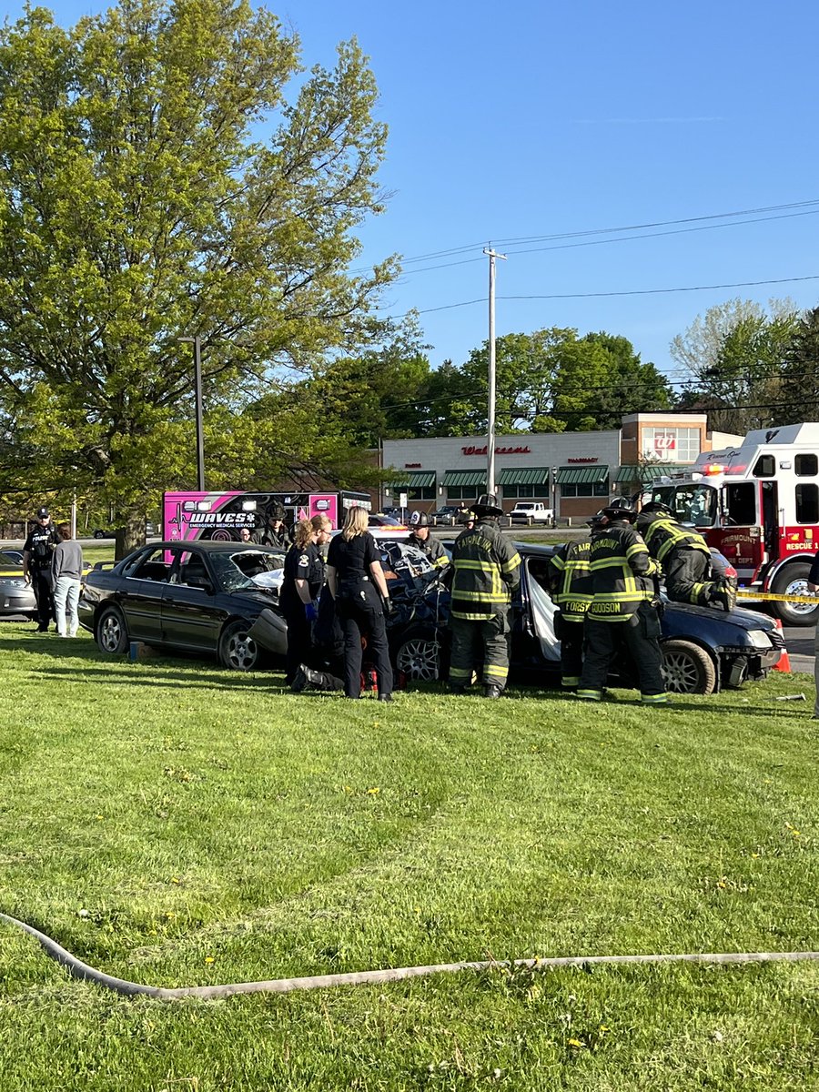 MrsKlefbeck's tweet image. Thank you to everyone who participated in the Mock Crash Demonstration yesterday. If it led to one student thinking twice before getting behind the wheel than it was time well spent! @WestGeneseeCSD #CommunityEffort #WGPride