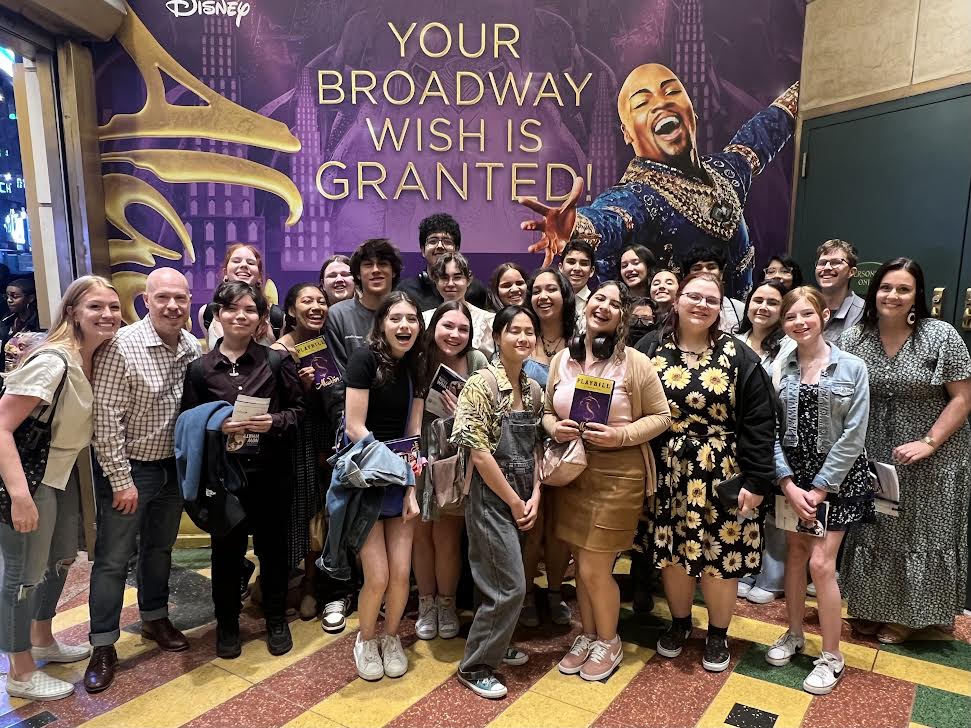TDFNYC's tweet photo. The students of Weehawkin High School saw @aladdin this week as part of TDF's #CommunityPartnershipProgram!
To help support programs like these, please visit https://t.co/J26UmN84Zi. https://t.co/DRxoUM0Wty