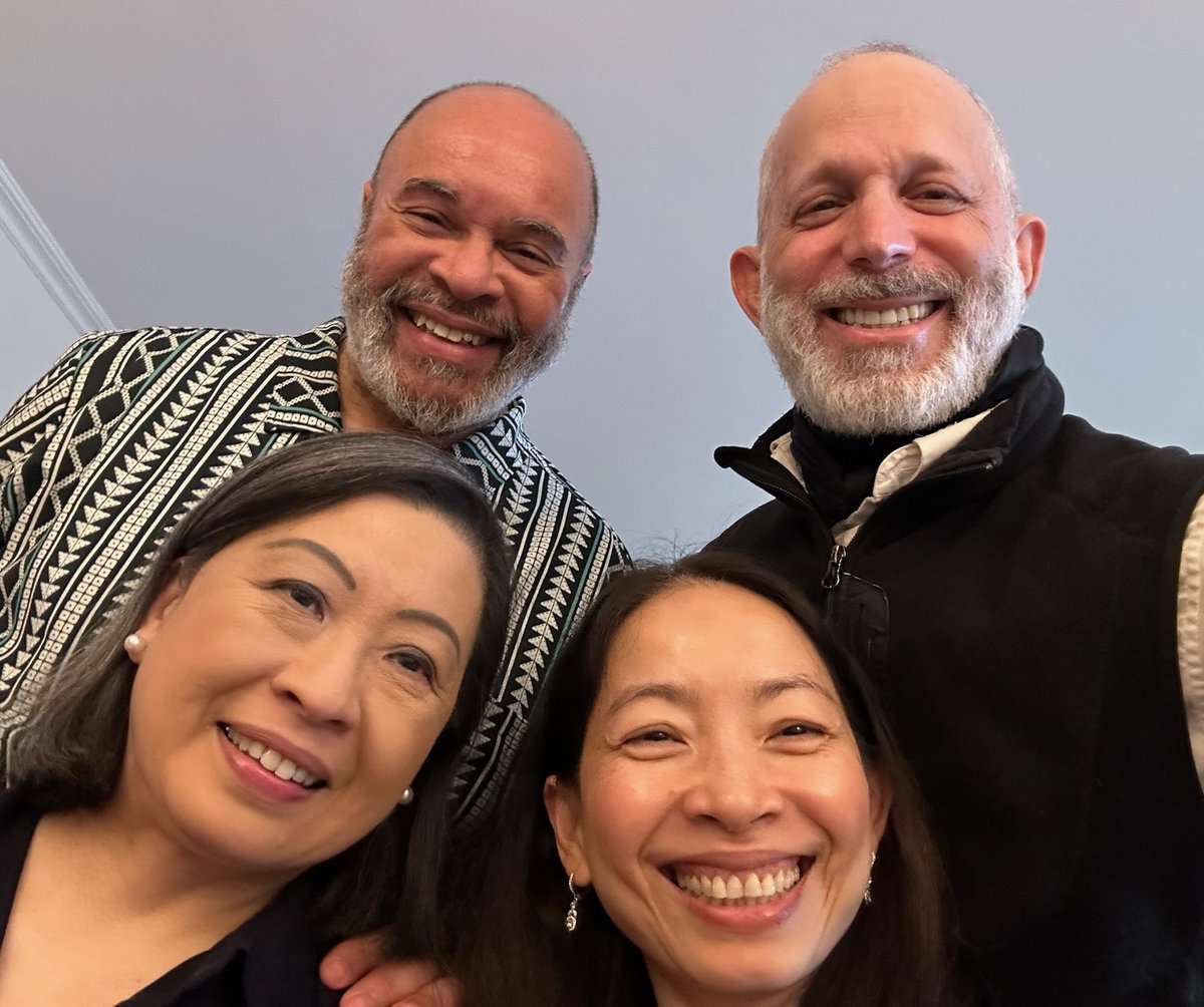 oledudeworld's tweet image. Last Sunday, I hosted dinner with my former college roommate, Dr. Mark Gluck, and our respective partners!