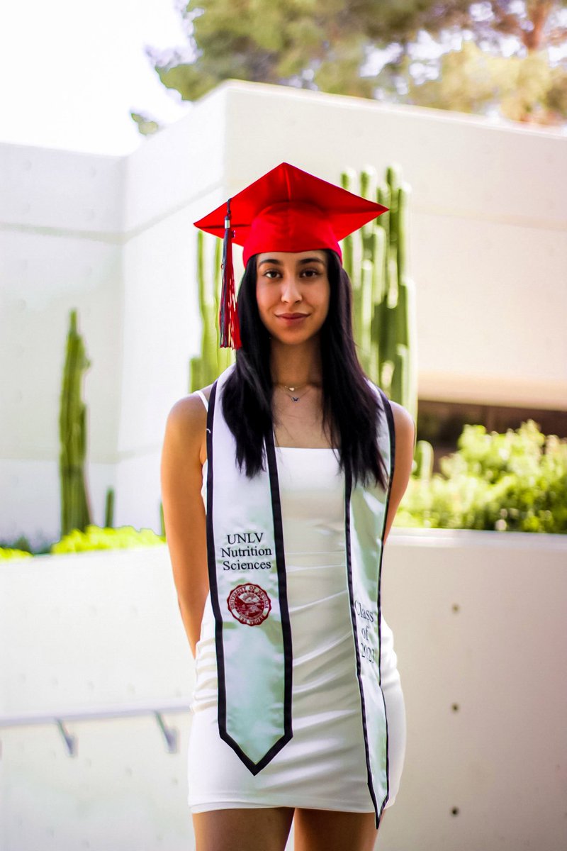 brizalizaola's tweet photo. first gen latina college grad! 🎓🇲🇽🙌🏼
#Classof2023 https://t.co/ukBGkL9ZG7