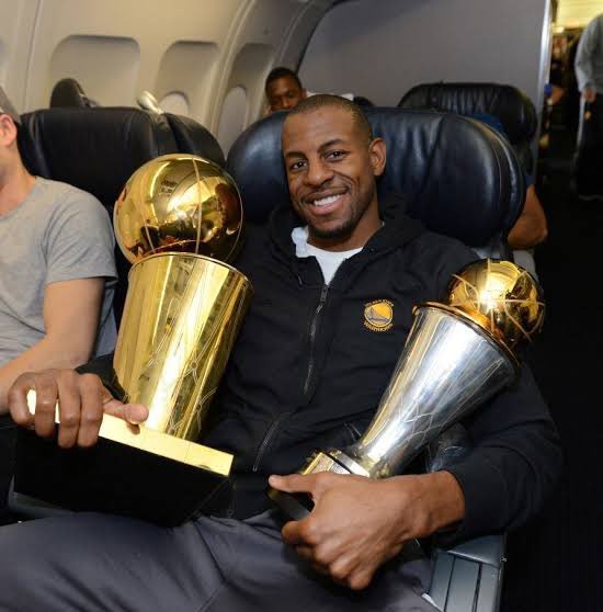 GoIdenState's tweet image. Andre Iguodala has officially retired after 19 seasons

🔸 4x NBA Champ
🔸 1x Finals MVP
🔸 7 Finals Appearances
🔸 1x All-Star
🔸 2x All-Defense
🔸 1x Olympic Gold Medalist

Future Hall of Famer? 👀