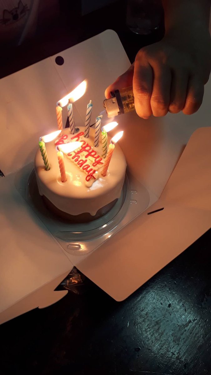 plepao's tweet photo. Birthday Blue ภาวะซึมเศร้าวันเกิด 
เกิดจากการคาดหวังให้สิ่งดีๆ สิ่งพิเศษเกิดขึ้นในวันเกิด 
>เมื่อผิดหวังก็เลยเศร้า รู้สึกไร้ค่า
>พอเกิดสิ่งดีๆเกิดขึ้นก็รู้สึกว่าตัวเองไม่คู่ควรกับสิ่งนั้น ก็เศร้าอีก

สรุปคือ ไม่ว่าจะยังไงก็จะเจ็บปวดทรมาน โศกเศร้าแบบไม่มีเหตุผลอยู่ดี https://t.co/Si7ICtzVoV
