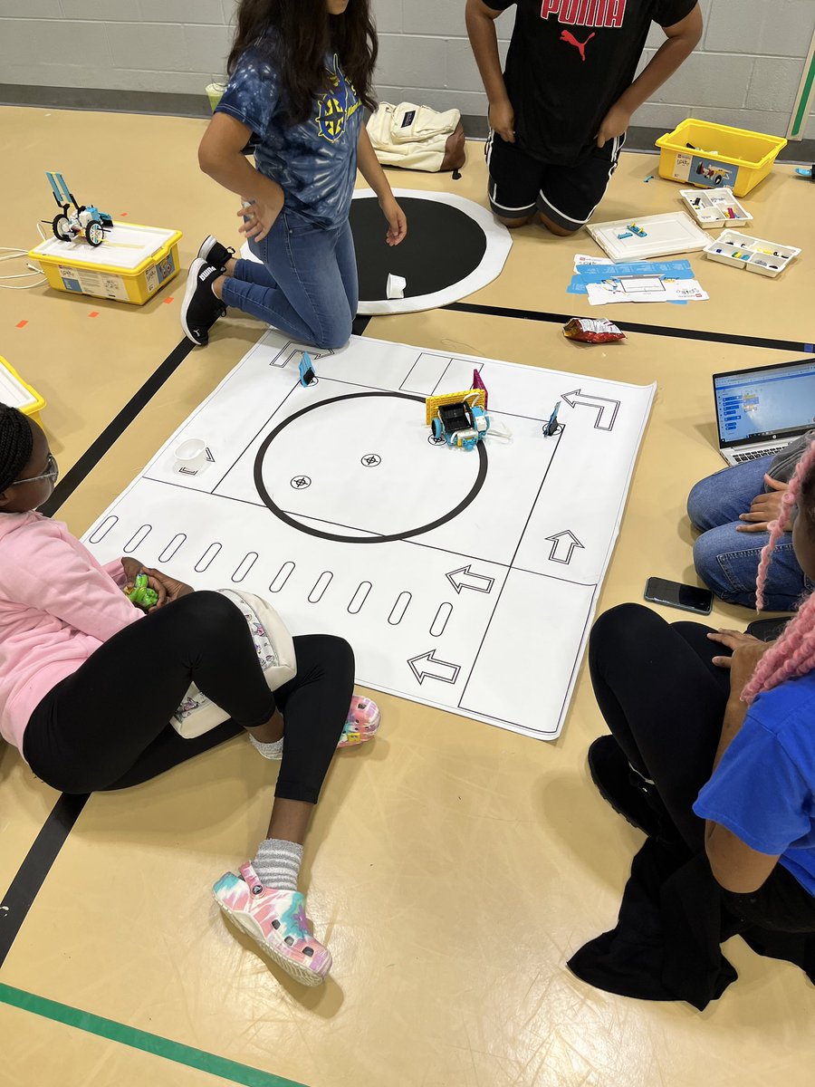 eyoung_edtech's tweet image. MISD Robogames!!  

@mansfieldisd @MISDDLTeam @EdTech_Ashley #legorobotics #robotics