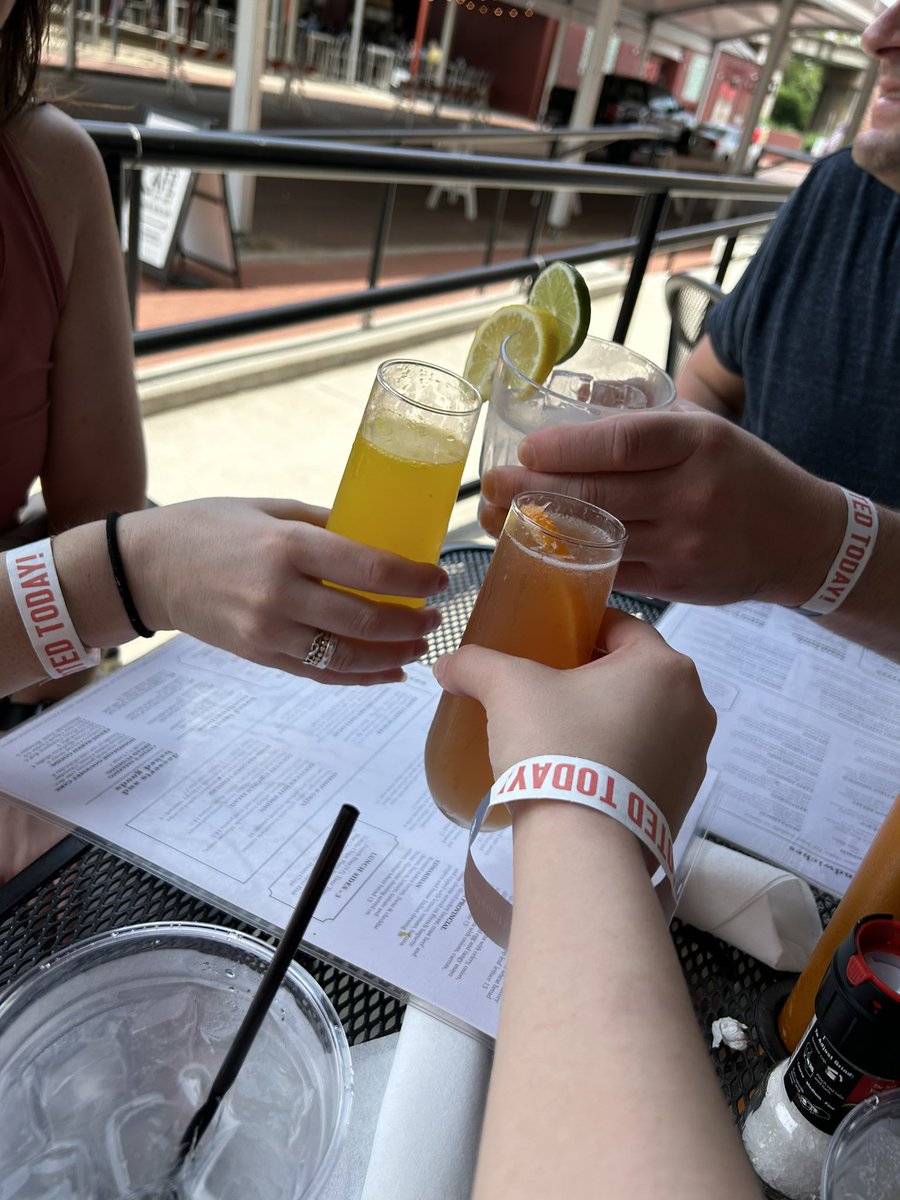 MichonLindstrom's tweet photo. Reason #706 why voting on a Saturday is better than a Tuesday. You can have drinks after. #voteky https://t.co/mk0PEFBuhv